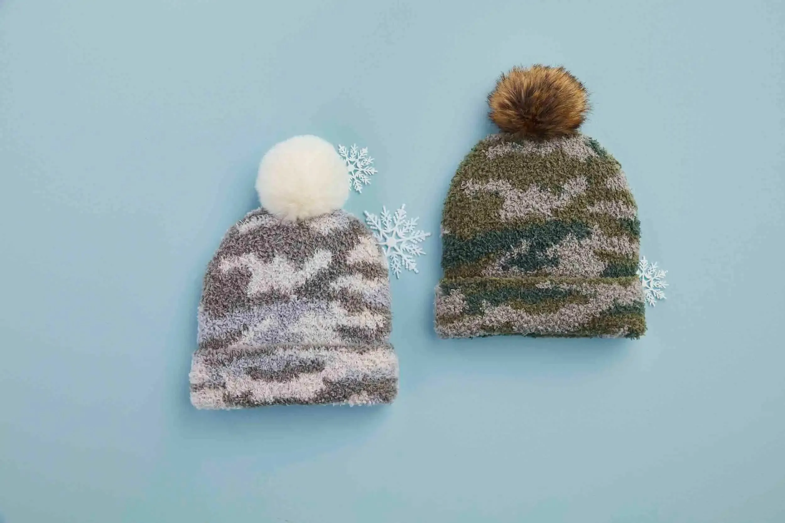 Chenille Pom Hat, Grey Camo